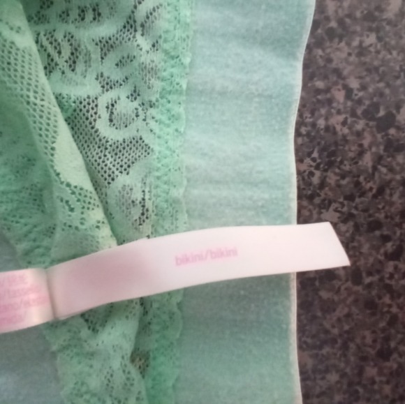 Victoria Secret Bikini cut panties - Picture 3 of 3